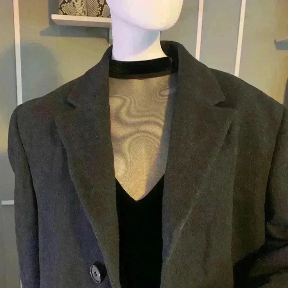 Jos A. Bank - Picture 2 of 13